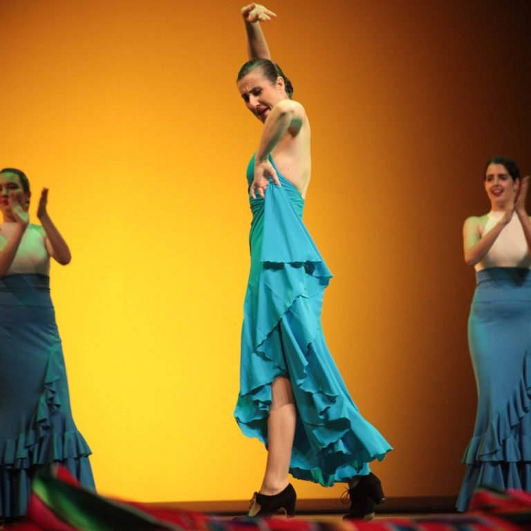 Lola Ramos Flamenco y Sevillanas
