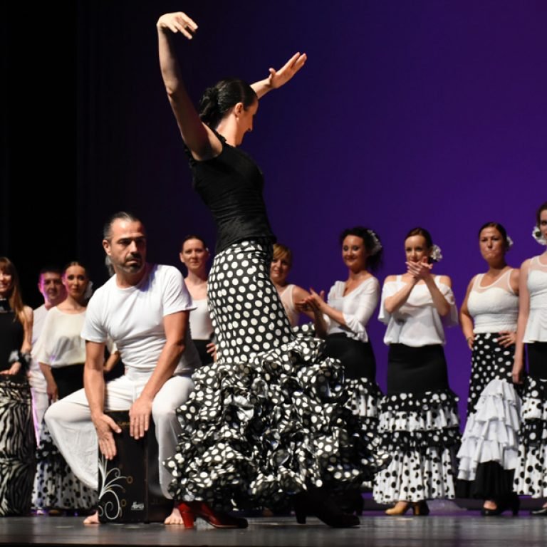 Lola Ramos Flamenco y Sevillanas