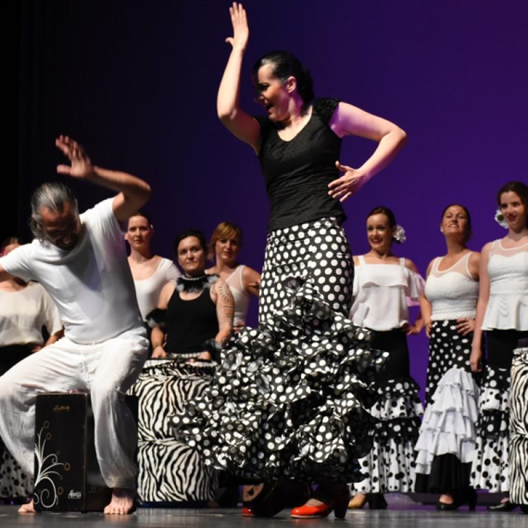 Lola Ramos Flamenco y Sevillanas